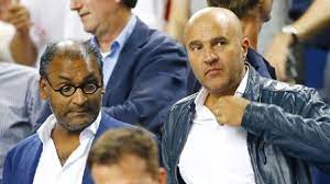 Van den heuvel is geboren in amsterdam en groeide op in eindhoven als zoon van een marokkaanse vader en een nederlandse moeder. John Van Den Heuvel Spuwt Gal Over Schandalige Behandeling Op Wembley