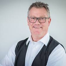 Gemeindeleitung und Mitarbeitende : Über uns