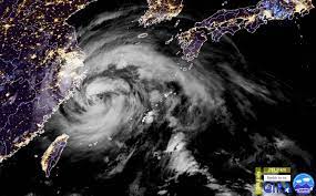 Flights and trains were canceled and many offices were closed, including the u.s. Uzkrrd6upplj6m