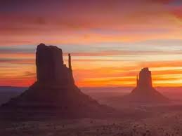 If you have been on the sunrise photo tour and cannot get enough of the beautiful photographic locations, this tour is for you! Monument Valley Sunrise Or Sunset Tours 2 5 Hours Duration Upperantelope Com