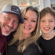 The Saskatoon Police Air Support Unit was recently honoured with the Justin  Knackstedt Memorial Award for their outstanding service and support to  Saskatchewan Conservation Officers. This award honours the legacy of  Conservation