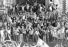 Gareth southate and england can beat scotland and keep another clean sheet. Football Memories On Twitter Pictures London Pictures Trafalgar