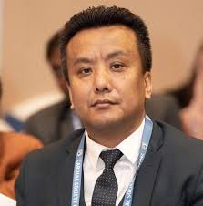 Dr Susan Parry and Mr Mark Vela each received their ONZM insignia this  morning at Government House Auckland, in recognition of their services to  gastroenterology, and to mental health care and education.