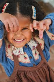 Classical Child Market Hair Clip Set — Linen