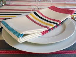 Des milliers de nouvelles images de grande qualité ajoutées chaque jour. Serviette De Table Rouge Camon Tissages Cathares