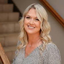 Stacey Baxter's Instagram, Twitter & Facebook