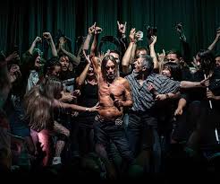 (muskegon, 21 aprile 1947), è un cantante, attore e produttore discografico statunitense.grazie alla sua militanza giovanile negli stooges, gruppo importante per la nascita del punk, è diventato una delle icone leggendarie del movimento, sebbene nel corso della sua carriera si sia poi misurato con una vasta gamma di generi, dall'elettronica. Iggy Pop To Stream Special Sydney Opera House Show Nextmosh