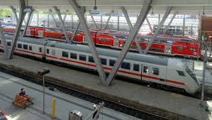 Köln muss weiter massiv um den verbleib in der bundesliga bangen. Ein Intercity Nach Koln Hbf Und Ein Regionalexpress Nach Hamburg Hbf Pausieren In Kiel Hbf Noch Ein Bisschen Deutschland Bahnen Startbilder De