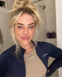 Ashley Mccash's Instagram, Twitter & Facebook