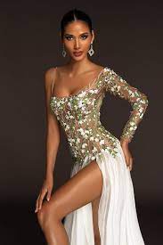 Hoàng thùy thuộc nhóm thí sinh trình diễn đẹp nhất. Hoang Thuy Chá»'t Sá» Thi Dáº¡ Há»i Cung Quá»'c Phá»¥c Ca Phe Trong Ä'em Ban Káº¿t Miss Universe Láº­p Tá»©c Ä'Æ°á»£c Dá»± Ä'oan Top 10