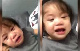 Maybe you would like to learn more about one of these? Lagi Nangis Pas Kamera Diarahkan Ke Wajahnya Ekspresi Bayi Ini Langsung Berubah Profesional Rancah Post