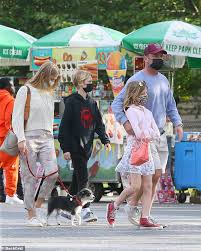 The talented actor caught up with ellen during his first visit in 12 years, and even told her about his very special dance move! Liev Schreiber Enjoys A Family Stroll In Nyc With His Kids And Girlfriend Todayuknews