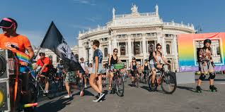 And moves along the ringstrasse in the opposite direction. So War Die Fensterl Parade 2020 Fm4 Orf At