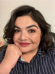 Rosita Longoria's Instagram, Twitter & Facebook