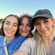 Hey everyone! I am speaking THIS SATURDAY in Saint George, Utah! My mom is  also speaking, and Sydney and Dani will be there as well! Admission is  FREE. This conference is for