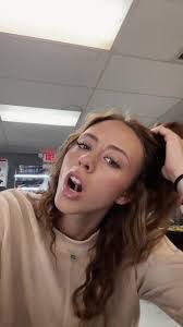 Jeanna Barnes's Instagram, Twitter & Facebook