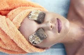 Goz Cevresini Genclestirmek Icin Dogal Cozumler Cilt Sitesi Puffy Eyes Remedy Home Remedies Beauty Beauty Remedies