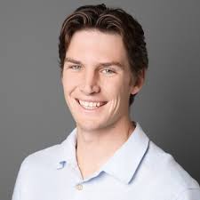 11 years ago I began an entrepreneurial journey and co-founded Snapwire.