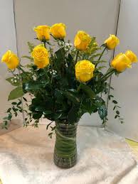 Any vase that is shorter may be considered a table vase. Long Stem Yellow Roses 1 Dozen Premium In Bedminster Nj Blooms At The Hills Florist