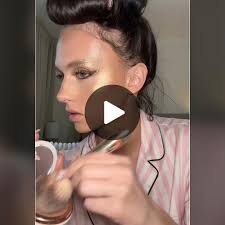 Eye Makeup Tips for Gold and Red Dresses