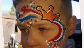 Lees dan verder over het haakpatroon kroontje. Blog Koningsdag Gezichtsversiering Kidsproof Zuid Limburg