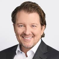 Adam Perron's Instagram, Twitter & Facebook