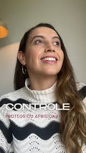 É um medo tão grande de errar que passamos a tentar controlar tudo,  acabamos por adoecer só como uma lição pra entender que não controlamos  nada. , Como você tem vivido, consegue equilibrar esse ...