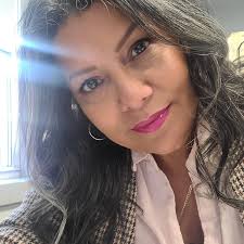 hi all! does anyone have any recommendations for good nail techs in the  area that can do acrylic fills? i used to go to second street and see kira  but due to