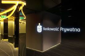 Pko Bank Polski By Robert Majkut Design Poland 06 Pko Bank Polski By Robert Majkut Design Poland With Images Bank Design Design Parametric Design