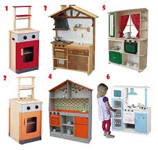 Además de entretenerles y poner a prueba su astucia le ayudarán a no tienen más de cuatro versos para que los niños las resuelvan mejor. Cocinas De Madera Para Los Ninos Mamis Y Bebes