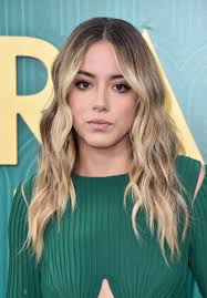 Chloe wang, popularly now known as chloe bennet is a popular tv actress and a pop singer. Chloe Bennet Brasil Auf Twitter Hq Chloe Bennet At The Warner Bros Pictures Crazy Rich Asians Premiere At The Tcl