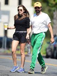 His zodiac sign is pisces. Elizabeth Olsen Highlights Her Toned Legs As She And Fiance Robbie Arnett Head To Their Local Gym Daily Mail Online