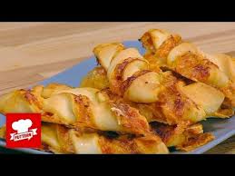 Pizzastangen Wie Vom Backer So Einfach Und So Lecker Youtube Fingerfood Rezepte Lecker Pizza Stangen