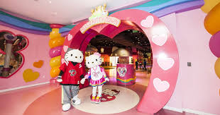 Taman temanya terbahagi kepada beberapa bahagian untuk pengunjung terokai iaitu lego technic, lego kingdoms, the land of adventure, lego city dan taman tema air. Taman Tema Hello Kitty Di Johor Bakal Ditutup Sepenuhnya Disember Ini Murai My