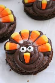 Brownie Turkeys For Thanksgiving Holiday Themed Treats And Desserts For Your Thanksgiving D Thanksgiving Desserts Kids Thanksgiving Snacks Thanksgiving Sweets