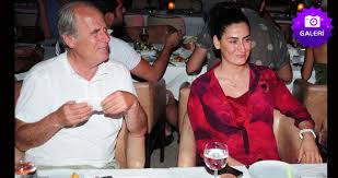 Boşanma aşamasında olduğu eşi evin elçi denizli tarafından şikayet edilen mustafa denizli iddiaları reddederek, böyle bir suçu işleyecek biri değilim dedi. Denizli Nin Bodrum Keyfi Tatil