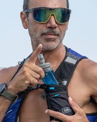 Chaleco de Hidratación BRAVE 7.5L Tu mejor aliado al correr. Diseñado con 5  telas livianas, resistentes y de secado rápido para máxima comodidad en  cada salida. ✓ 9 bolsillos funcionales ✓ Porta-bastones