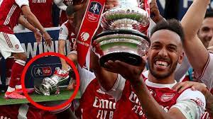 Recomendaciones de apuestas deportivas en los encuentros: Fa Cup Finale Arsenal Kapitan Aubameyang Lasst Den Pokal Fallen Fussball Bild De