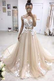 Maybe you would like to learn more about one of these? Champagne Brautkleid A Linie Mit Spitze Hochzeitskleider Gunstig Online A Linie Brautkleider Brautkleider Brautkleider Abiballkleider Abendkleider Babyonlinedress De