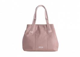 Le borse a tracolla diventano elemento di moda. Ø§Ù„Ù…Ø¹ÙƒØ±ÙˆÙ†Ø© ØªØ¹Ø§Ù†Ù‚ Ø±ÙŠÙÙŠ Borse Carpisa Nuova Collezione Primavera Estate 2019 Ffigh Org