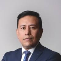 50+ perfiles de «Omar Conde»