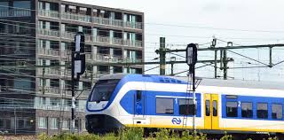 Daardoor is er tijdelijk geen treinverkeer tussen de twee stations. Xv5l7ae4gicpim