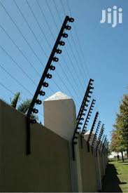 Electricity travels around the outside of a wire, as opposed to through the to determine what electric fence charger to use for your electric fence system you will need to figure. Electric Fence In Kenya In Parklands Highridge Building Materials Sokomobi Intelvision Jiji Co Ke