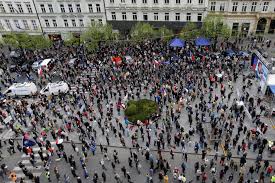 Řekl to v nedělním pořadu partie na cnn prima news. Thousands Of Czechs Rally Against President Zeman Over Russia Views Reuters