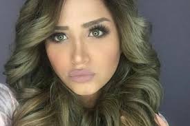 طريقة صبغ شعر زيتي بالبيت ليكون خيارا مثاليا لاطلالتك هذا الموسم Yasmina