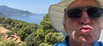 Full name, michael kirk douglas; Michael Douglas Wegen Corona Bleibt Er Auf Mallorca Immolistmallorca