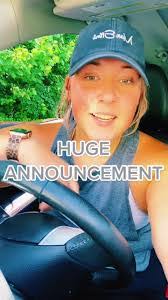 Amber Maughan's Instagram, Twitter & Facebook