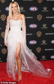 Abbey gelmi and nadia bartel will showcase all the glitz, colour and elegance as they welcome the stars to football's. Brownlow Medal Nadia Bartel S Near Wardrobe Malfunction Daily Mail Online