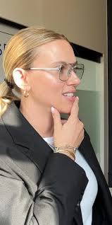 Que te pasa puedo ayudarte, soy George de Panamá América Central y tú donde  vives?