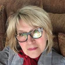 Lisa Susi's Instagram, Twitter & Facebook